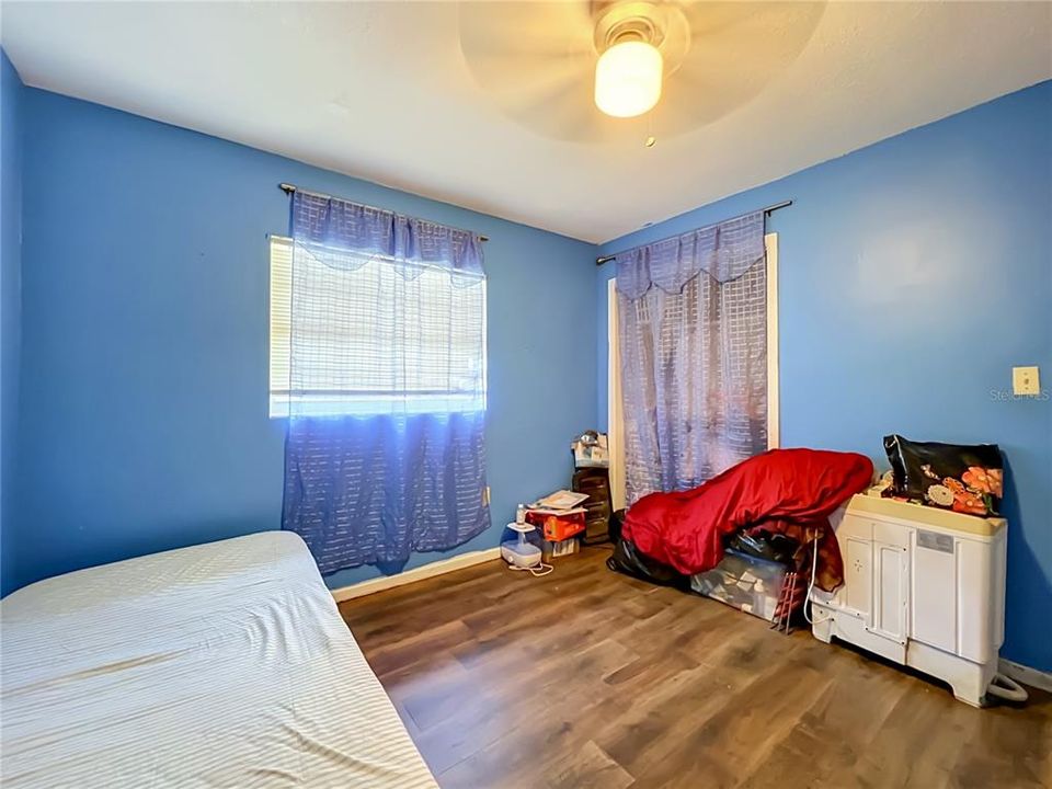 For Sale: $430,000 (5 beds, 3 baths, 2130 Square Feet)