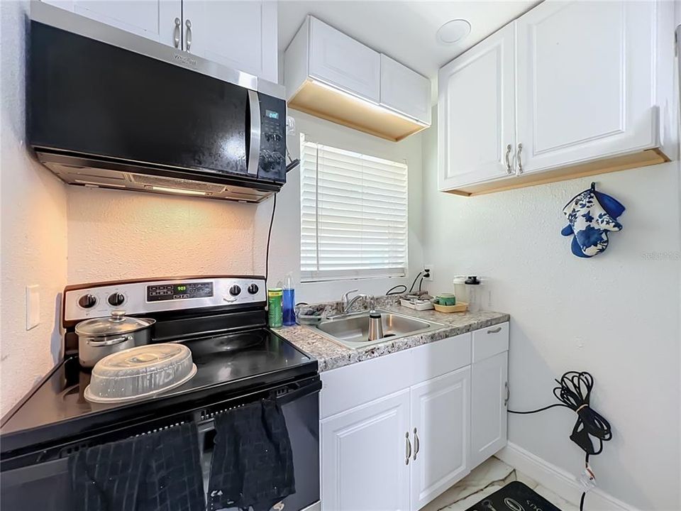 For Sale: $430,000 (5 beds, 3 baths, 2130 Square Feet)