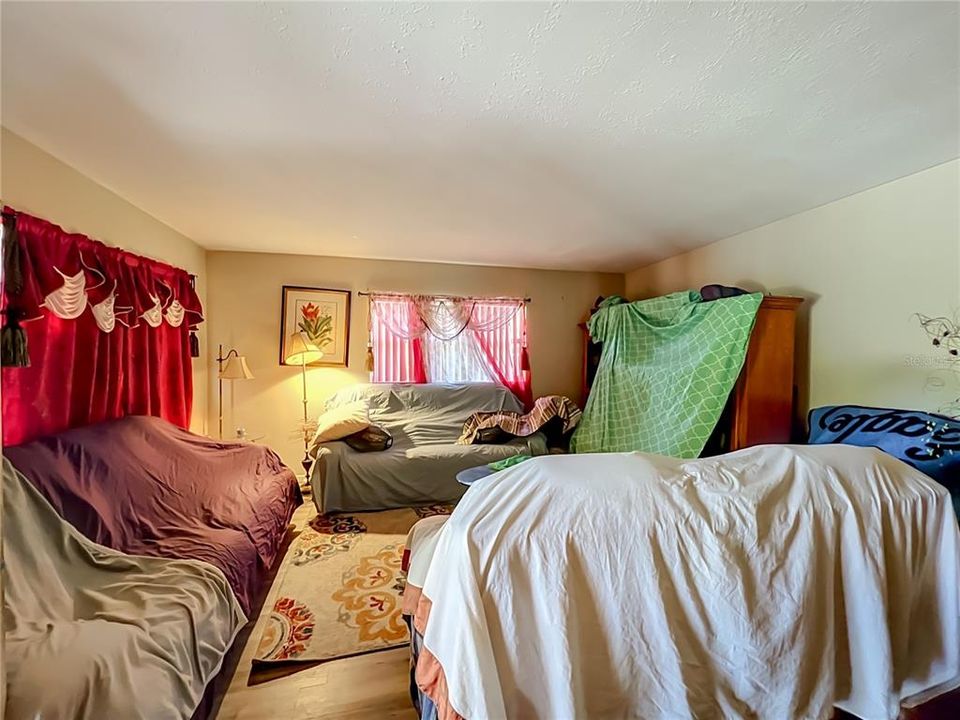 For Sale: $430,000 (5 beds, 3 baths, 2130 Square Feet)