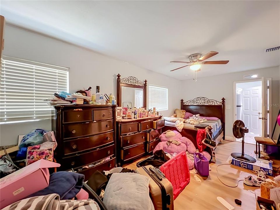 For Sale: $430,000 (5 beds, 3 baths, 2130 Square Feet)