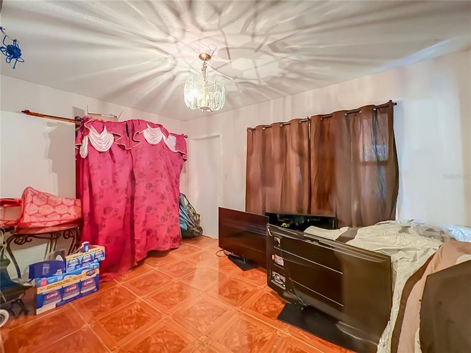 For Sale: $430,000 (5 beds, 3 baths, 2130 Square Feet)