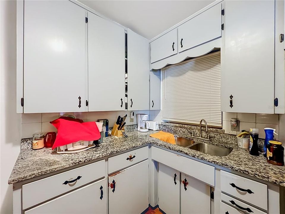 For Sale: $430,000 (5 beds, 3 baths, 2130 Square Feet)