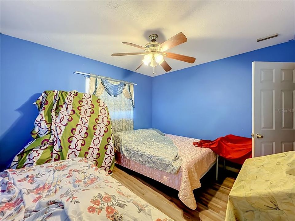For Sale: $430,000 (5 beds, 3 baths, 2130 Square Feet)