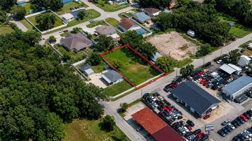 На продажу: $165,000 (0.23 acres)