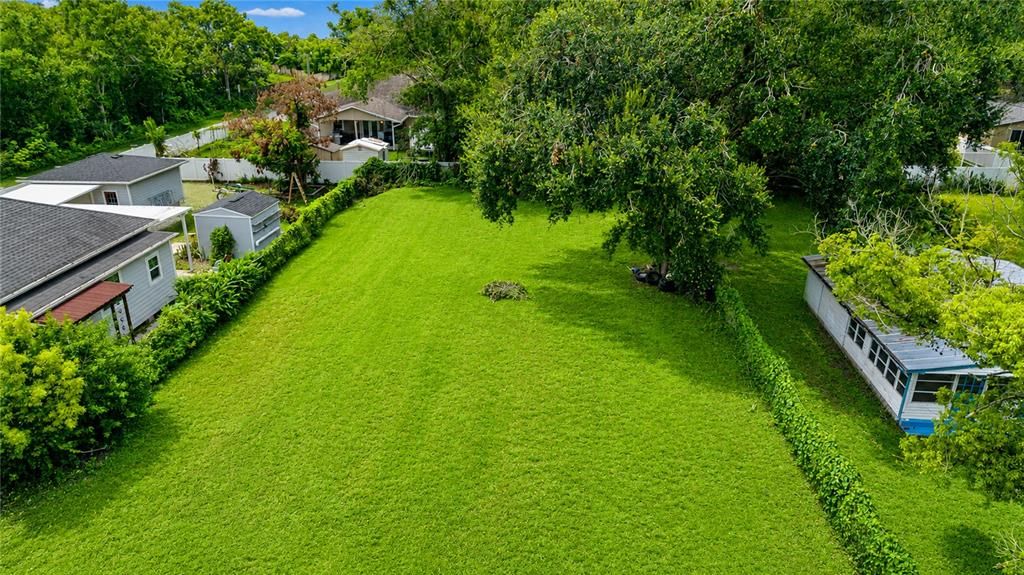 На продажу: $165,000 (0.23 acres)