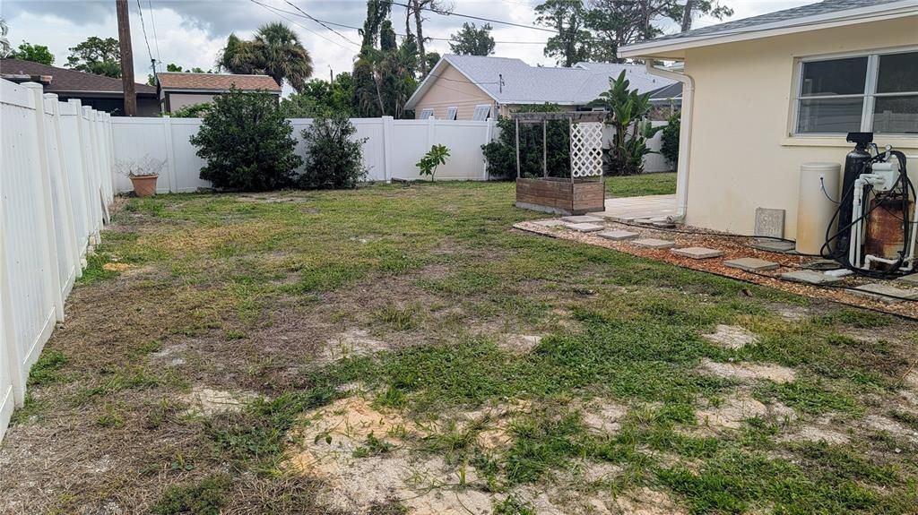 For Sale: $349,500 (2 beds, 2 baths, 1410 Square Feet)