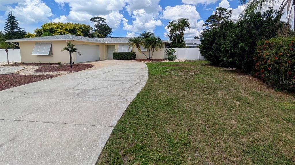 For Sale: $349,500 (2 beds, 2 baths, 1410 Square Feet)