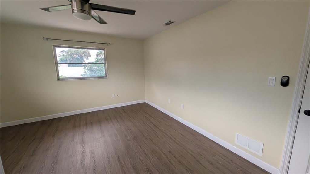 For Sale: $349,500 (2 beds, 2 baths, 1410 Square Feet)