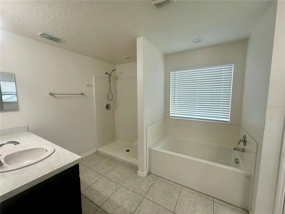 For Rent: $2,500 (4 beds, 2 baths, 2213 Square Feet)