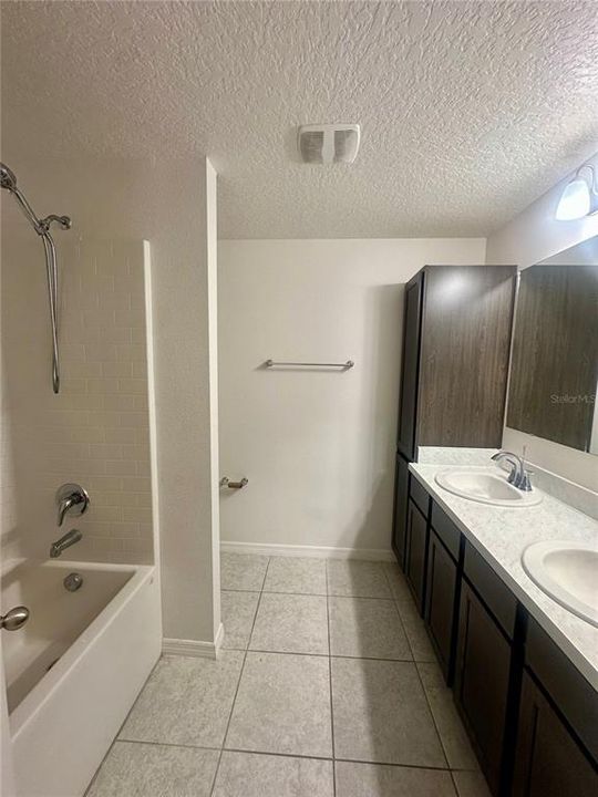 For Rent: $2,500 (4 beds, 2 baths, 2213 Square Feet)