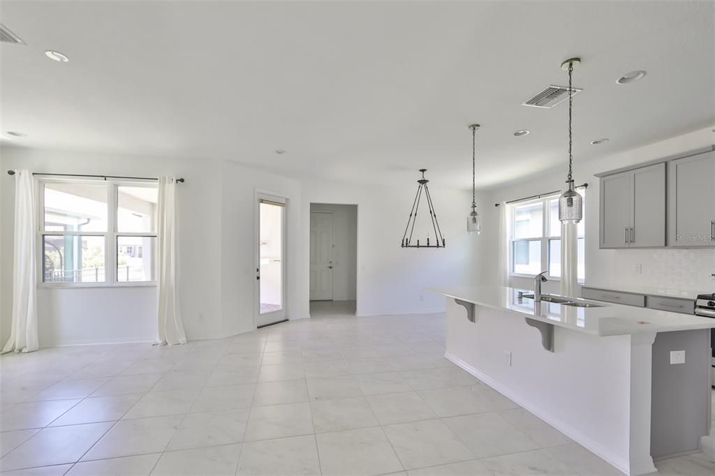 For Rent: $3,700 (3 beds, 2 baths, 2502 Square Feet)