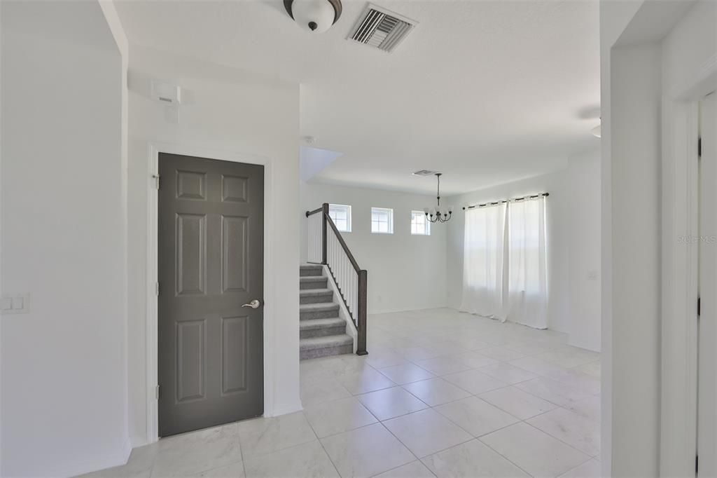 For Rent: $3,700 (3 beds, 2 baths, 2502 Square Feet)