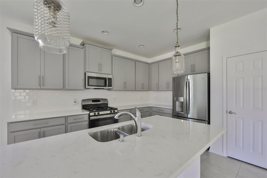 For Rent: $3,700 (3 beds, 2 baths, 2502 Square Feet)