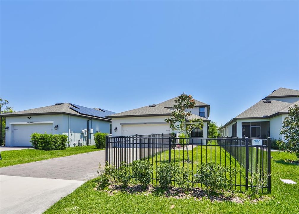 For Rent: $3,700 (3 beds, 2 baths, 2502 Square Feet)