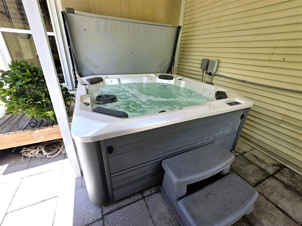 For Sale: $424,900 (3 beds, 2 baths, 2100 Square Feet)
