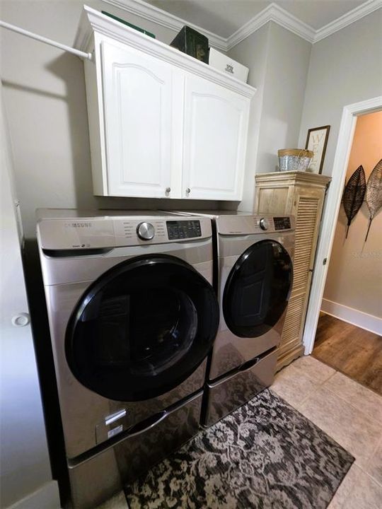 For Sale: $424,900 (3 beds, 2 baths, 2100 Square Feet)
