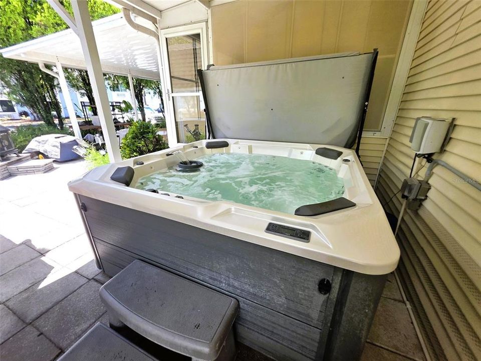 For Sale: $424,900 (3 beds, 2 baths, 2100 Square Feet)