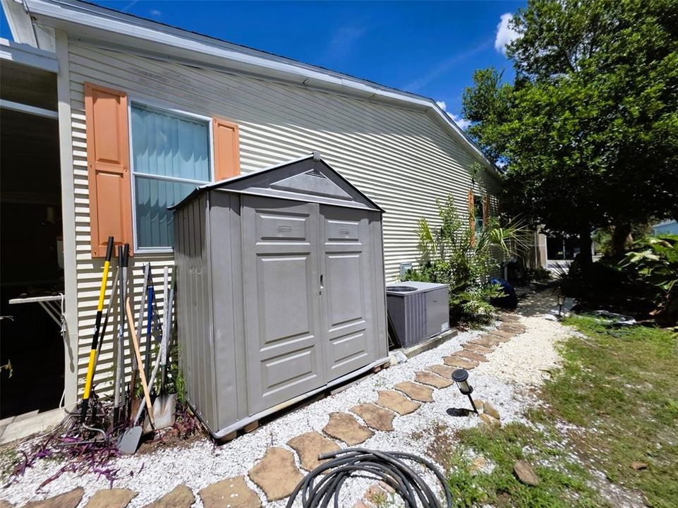 For Sale: $424,900 (3 beds, 2 baths, 2100 Square Feet)