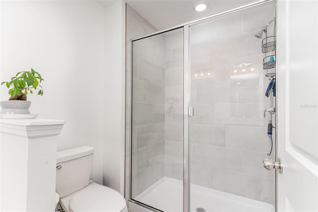For Rent: $2,300 (3 beds, 2 baths, 1657 Square Feet)