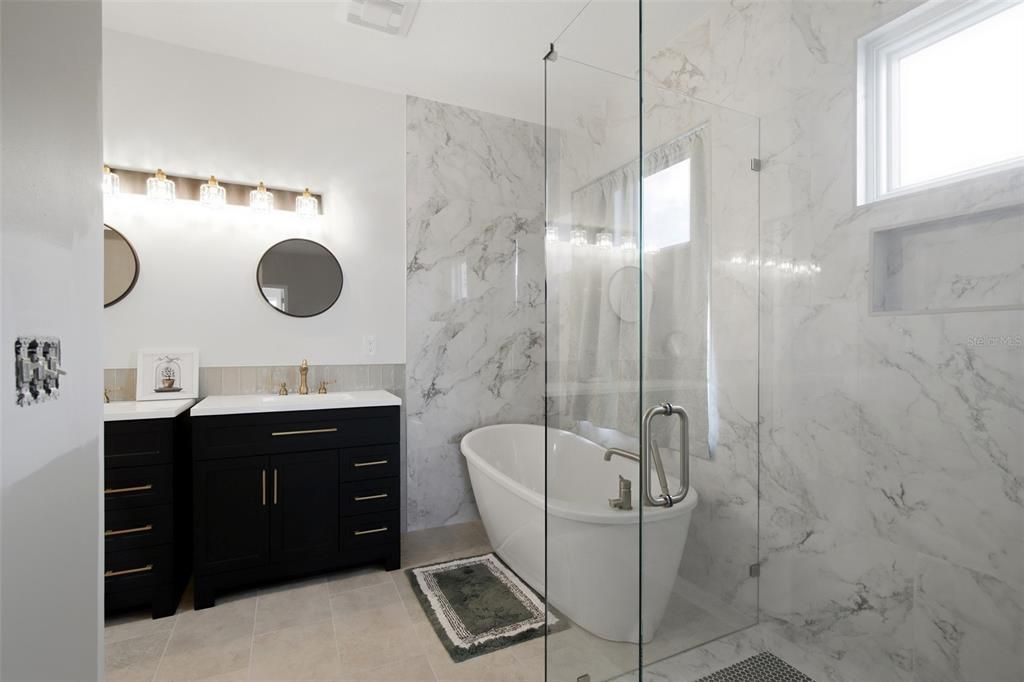 For Sale: $387,000 (2 beds, 2 baths, 3079 Square Feet)