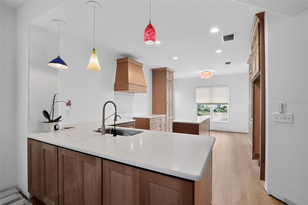 For Sale: $387,000 (2 beds, 2 baths, 3079 Square Feet)