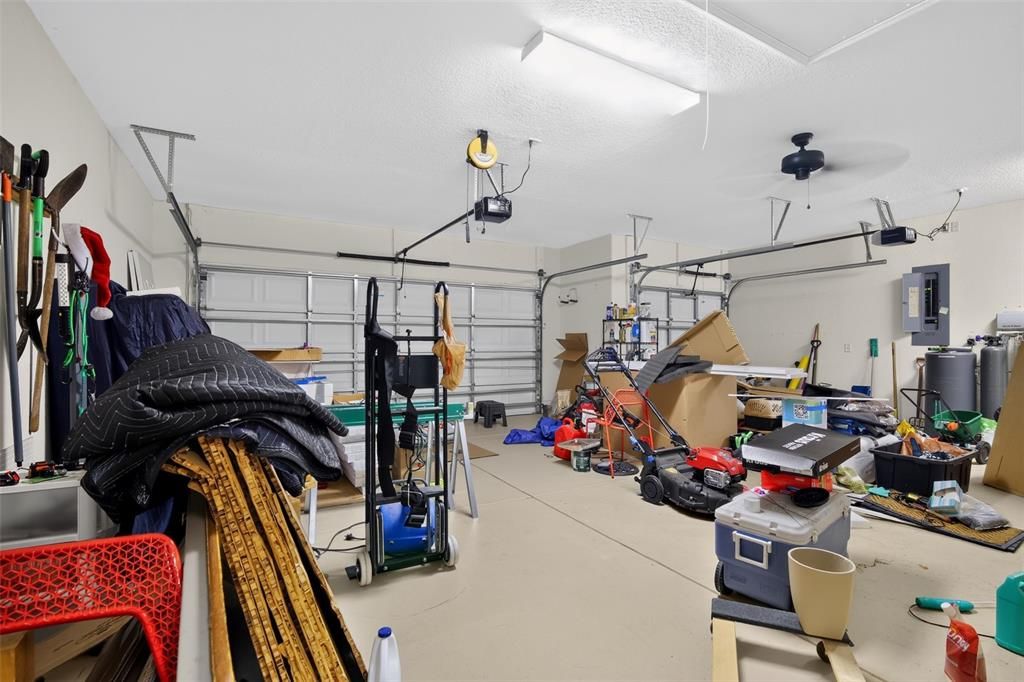 For Sale: $387,000 (2 beds, 2 baths, 3079 Square Feet)