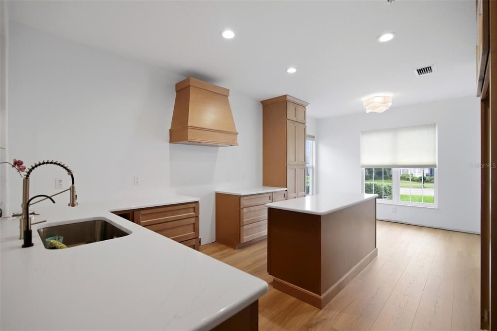 For Sale: $387,000 (2 beds, 2 baths, 3079 Square Feet)
