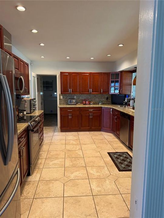 For Sale: $690,000 (3 beds, 2 baths, 1999 Square Feet)
