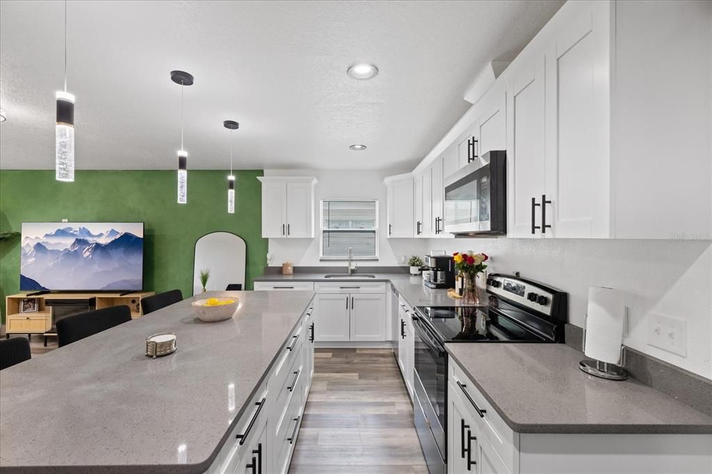 En Venta: $460,000 (4 camas, 3 baños, 1816 Pies cuadrados)