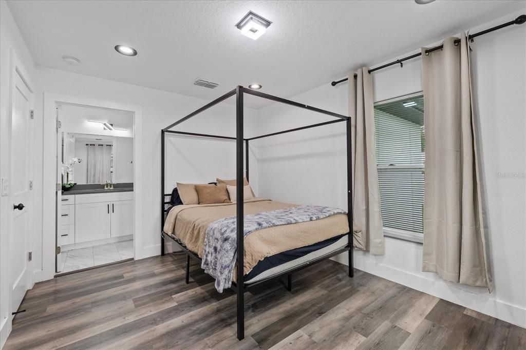En Venta: $460,000 (4 camas, 3 baños, 1816 Pies cuadrados)