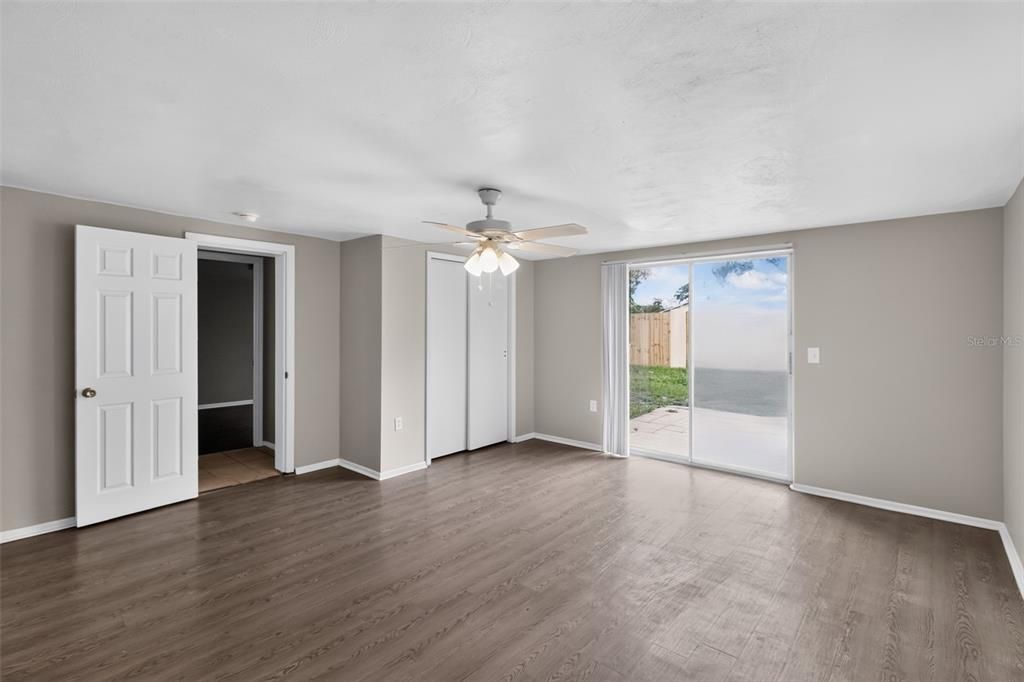 Activo con contrato: $235,000 (4 camas, 2 baños, 1931 Pies cuadrados)
