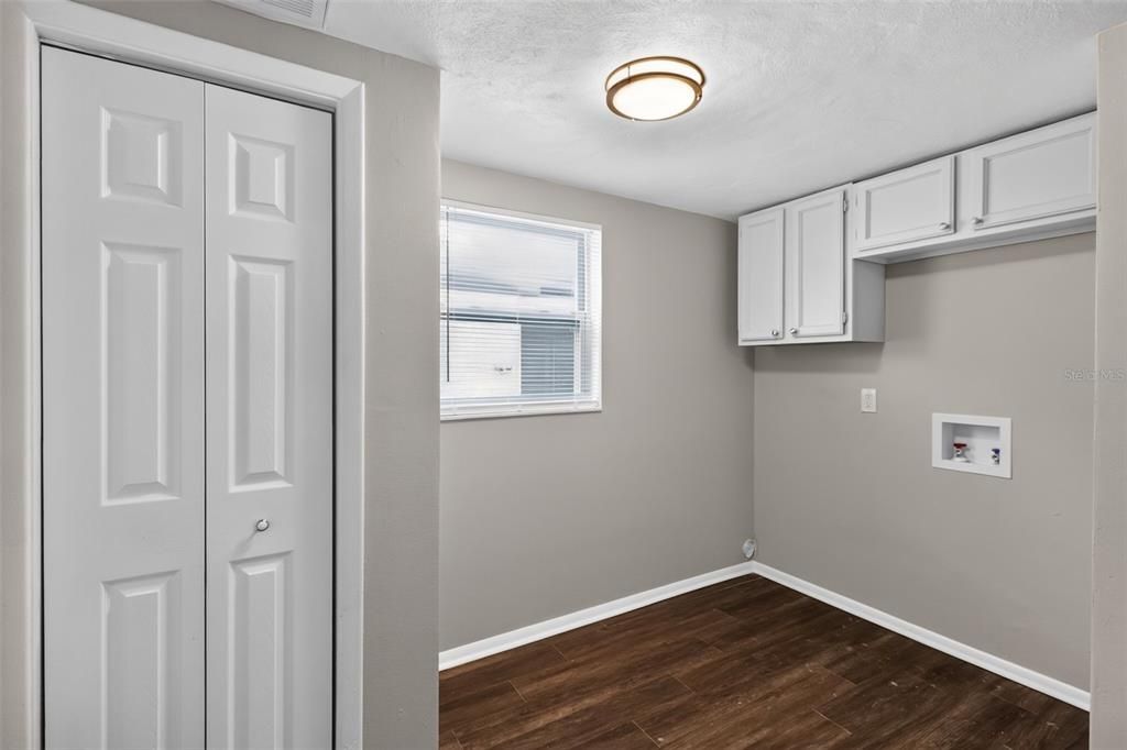 Activo con contrato: $235,000 (4 camas, 2 baños, 1931 Pies cuadrados)