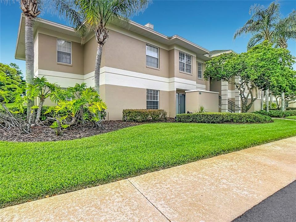 For Rent: $1,450 (2 beds, 2 baths, 1017 Square Feet)