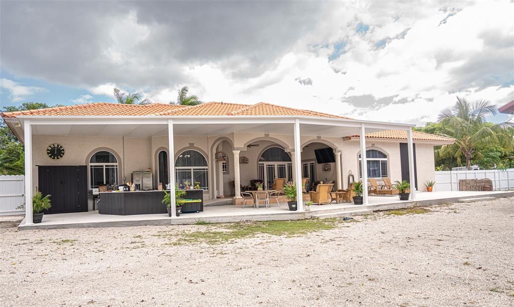 En Venta: $2,150,000 (4 camas, 3 baños, 3367 Pies cuadrados)