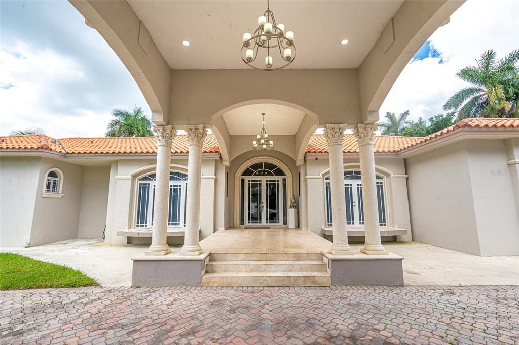 En Venta: $2,150,000 (4 camas, 3 baños, 3367 Pies cuadrados)