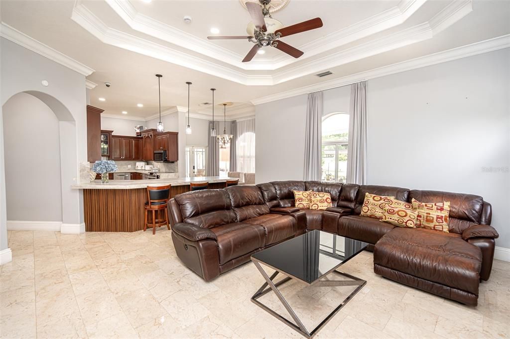 En Venta: $2,150,000 (4 camas, 3 baños, 3367 Pies cuadrados)