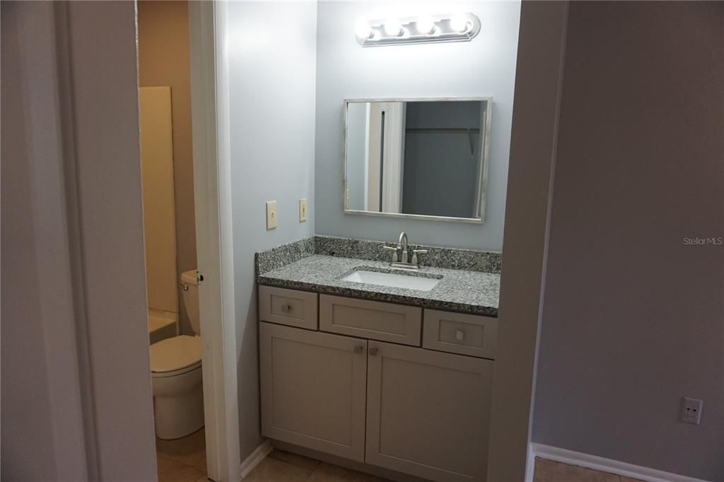 For Rent: $1,400 (1 beds, 1 baths, 674 Square Feet)