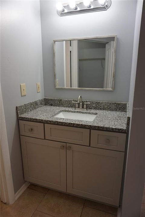 For Rent: $1,400 (1 beds, 1 baths, 674 Square Feet)