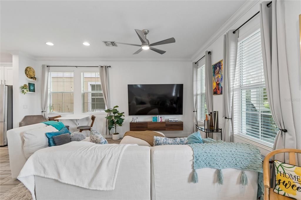 For Sale: $420,000 (3 beds, 2 baths, 1596 Square Feet)