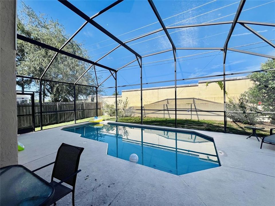 For Rent: $2,875 (5 beds, 3 baths, 1824 Square Feet)