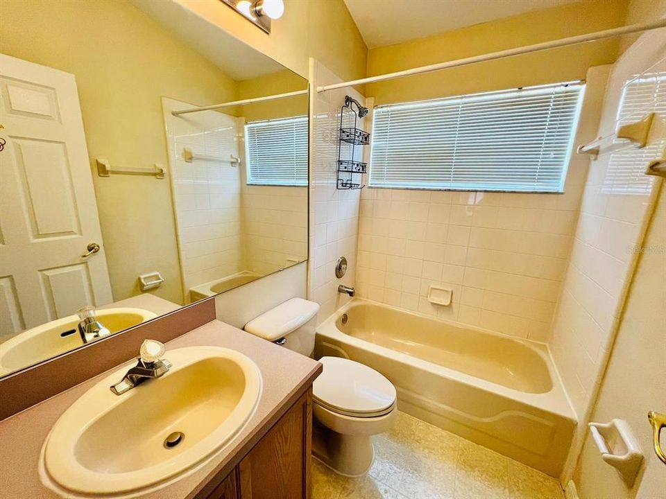 For Rent: $2,875 (5 beds, 3 baths, 1824 Square Feet)