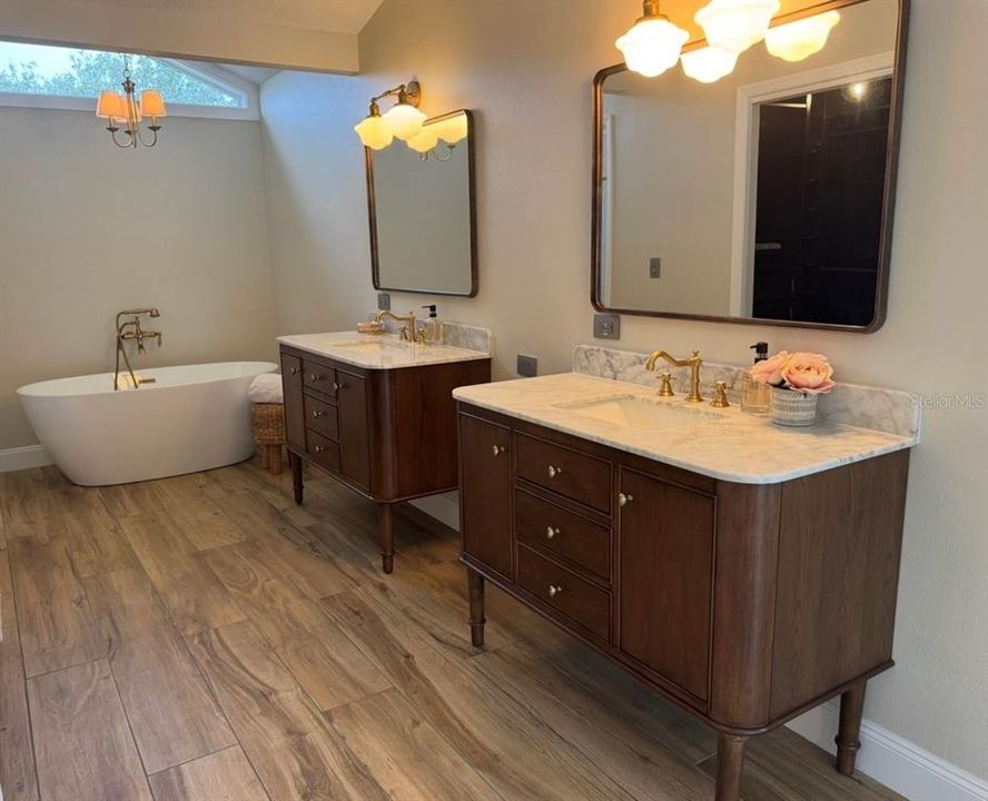 For Rent: $5,500 (4 beds, 2 baths, 2440 Square Feet)