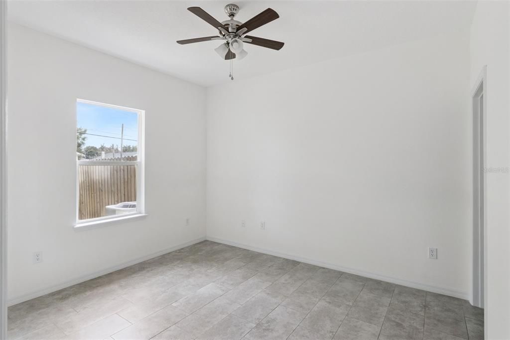 En Venta: $499,900 (6 camas, 0 baños, 2446 Pies cuadrados)