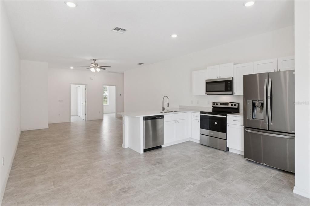 En Venta: $499,900 (6 camas, 0 baños, 2446 Pies cuadrados)