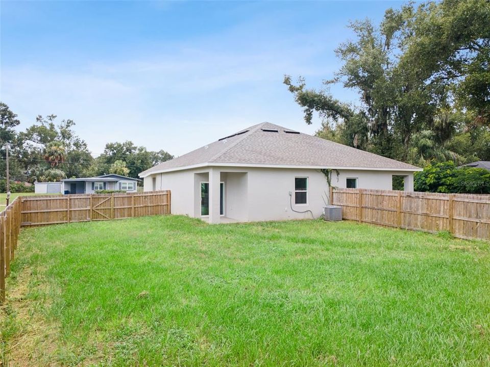En Venta: $499,900 (6 camas, 0 baños, 2446 Pies cuadrados)