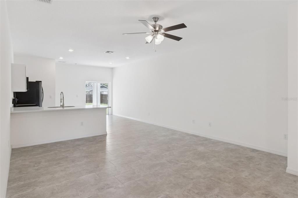En Venta: $499,900 (6 camas, 0 baños, 2446 Pies cuadrados)