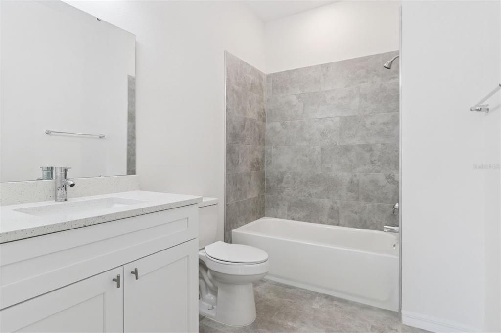 En Venta: $499,900 (6 camas, 0 baños, 2446 Pies cuadrados)