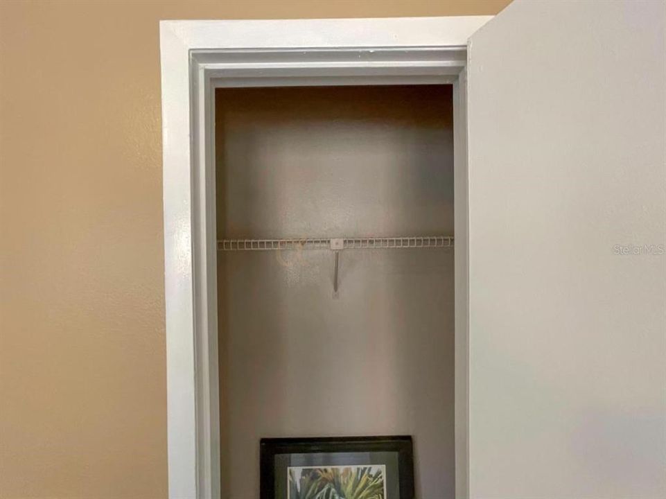 For Sale: $130,000 (1 beds, 1 baths, 708 Square Feet)