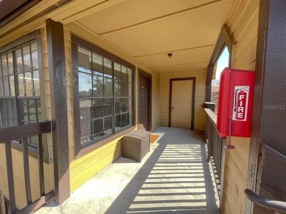 For Sale: $130,000 (1 beds, 1 baths, 708 Square Feet)
