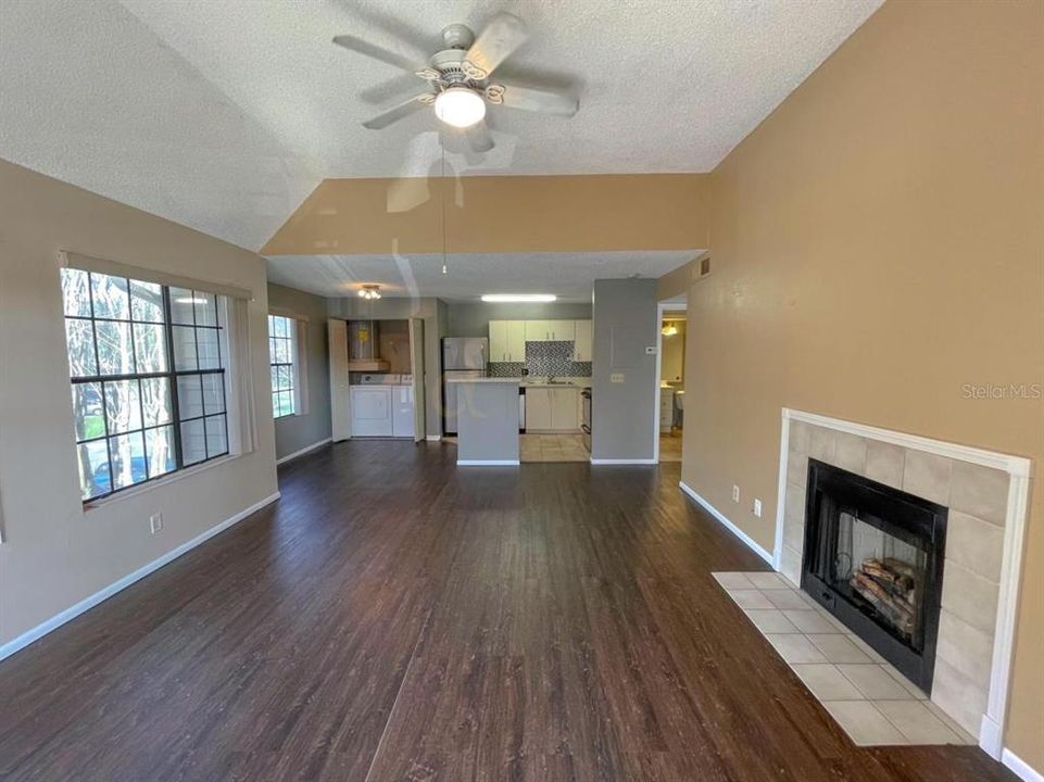 For Sale: $130,000 (1 beds, 1 baths, 708 Square Feet)